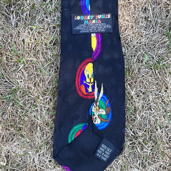 Looney Tunes silk Black Tie - Picture 5 of 5